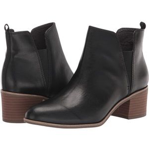 Dr. Scholl’s Chelsea slip on ankle boot.